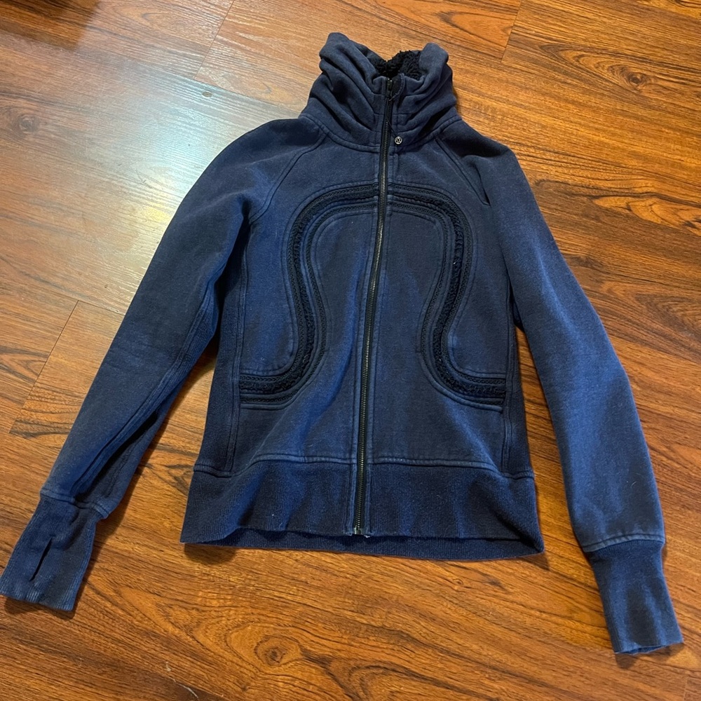 Lululemon Scuba